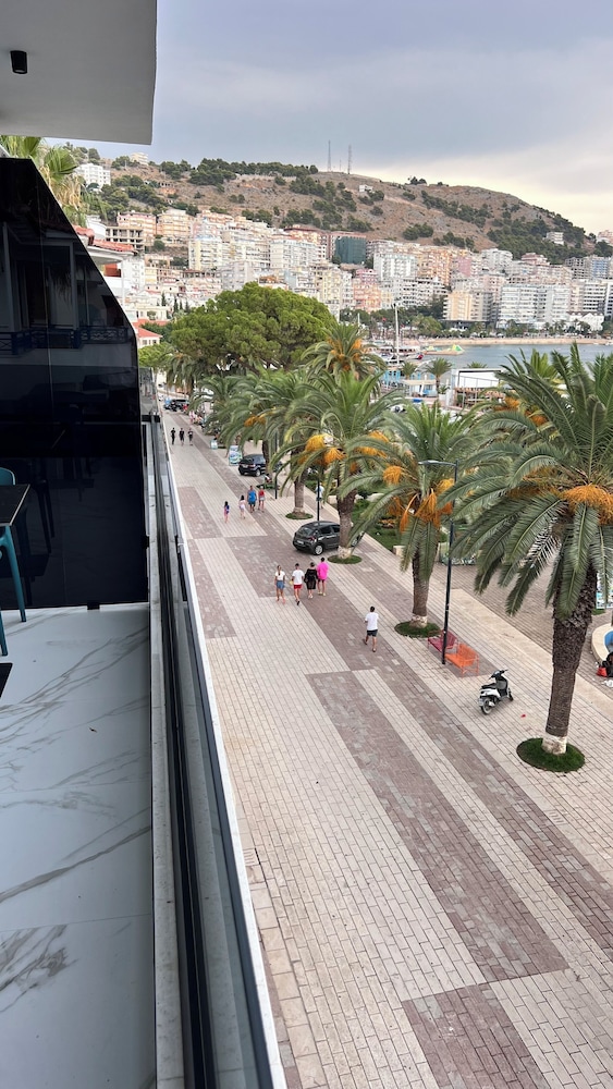 

Napoli - Sarandë - Lezet Hotel