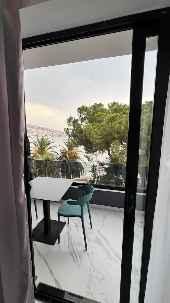 

Catania - Sarandë - Lezet Hotel