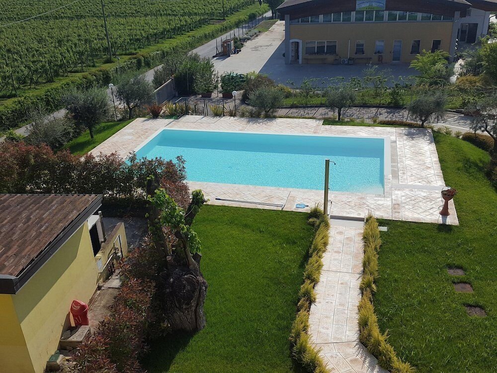 

Salerno - Sirmione - Albergo quatro pini