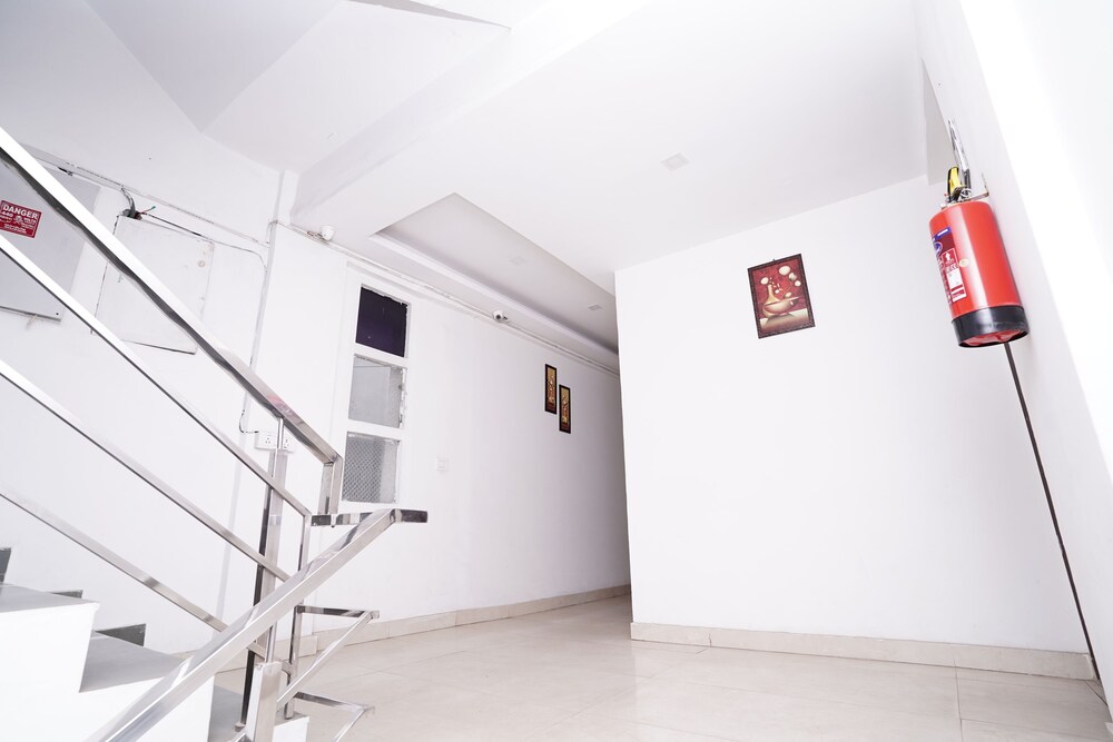 

Roma - New Delhi - Hotel Royalty Residency