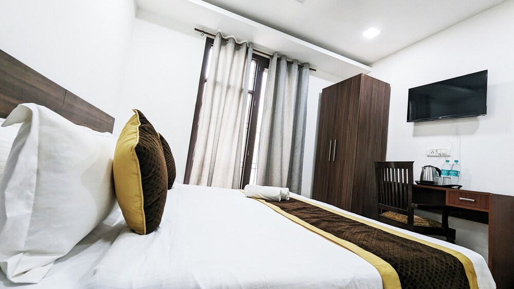 

Milano - New Delhi - Hotel Royalty Residency