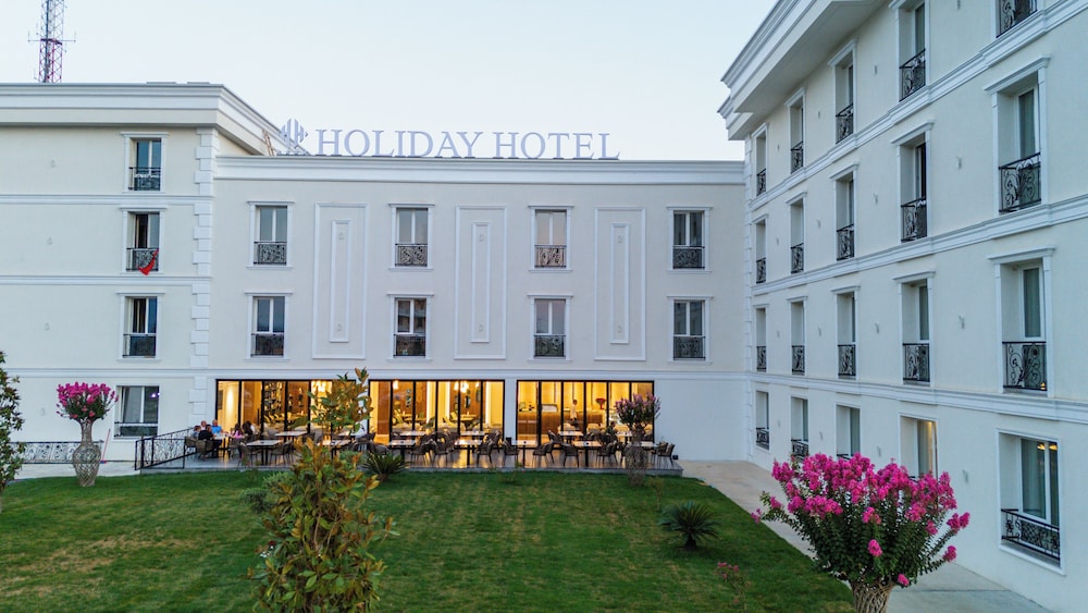

Bari - Vorë - Holiday Hotel