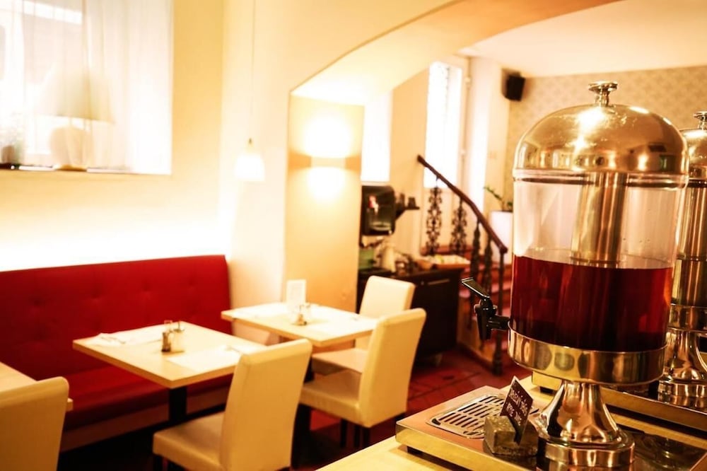 

Milano - Praga - Louis Leger - Czech Leading Hotels