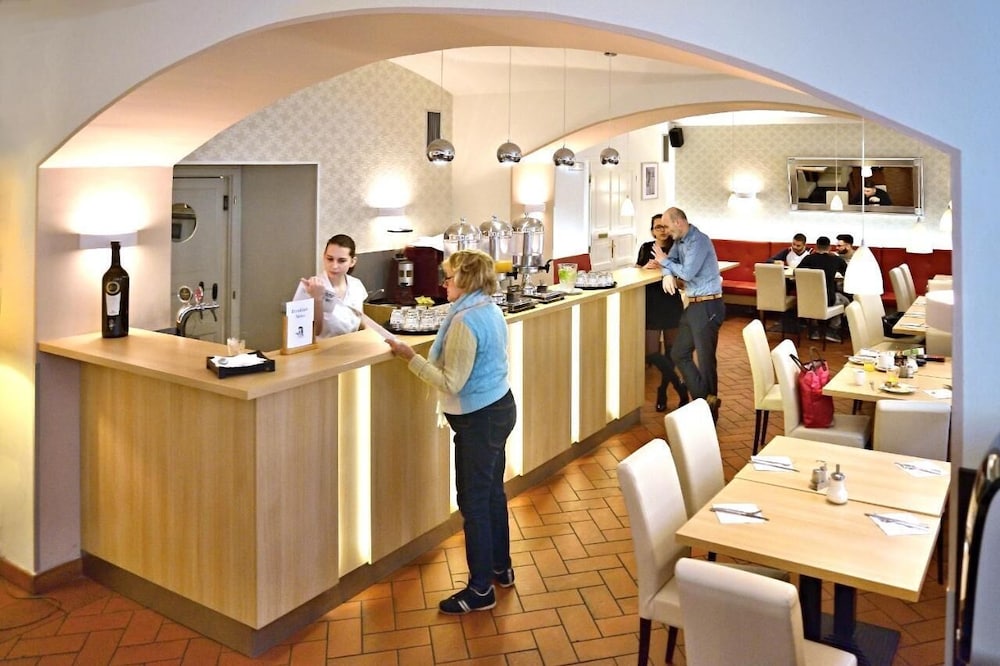 

Roma - Praga - Louis Leger - Czech Leading Hotels