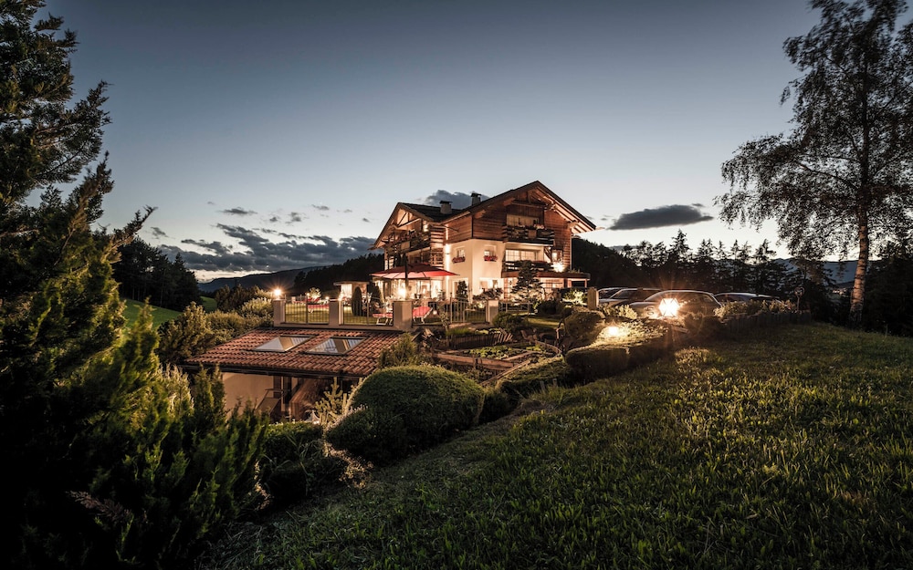 

Milano - Alpe di Siusi - Alpine Boutique Villa Gabriela