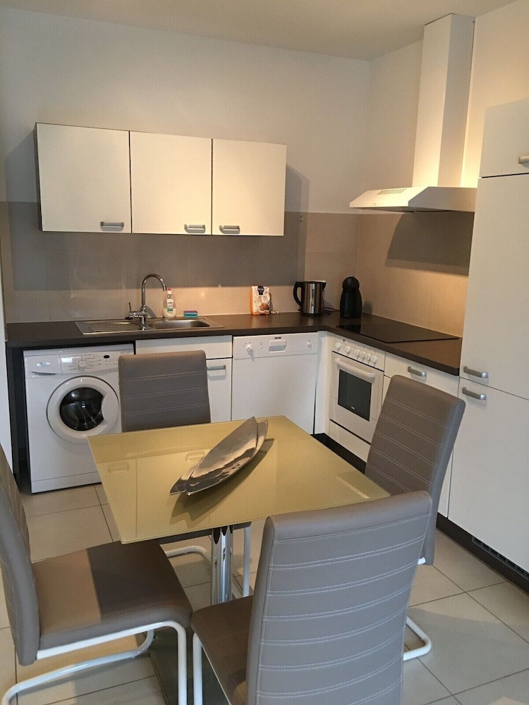 

Milano - Himberg - Vienna Airport Residences