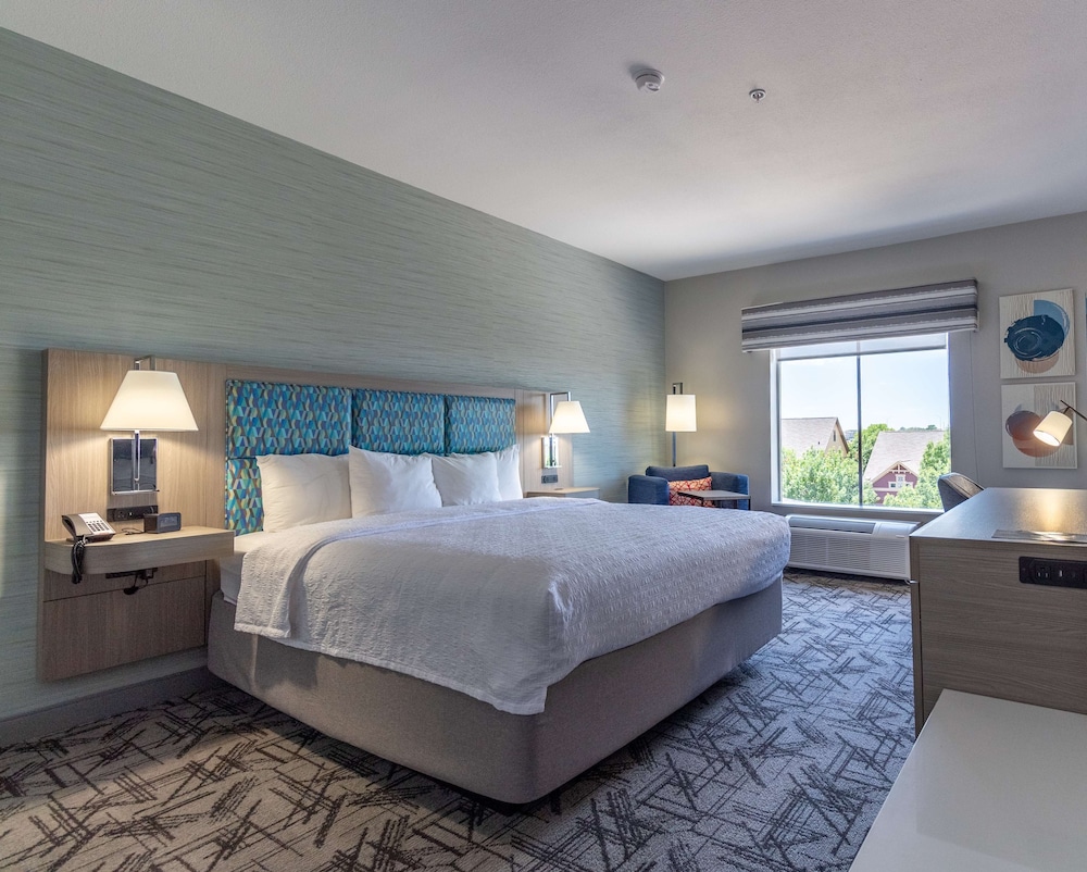 

Roma - Denton - Hampton Inn & Suites Denton