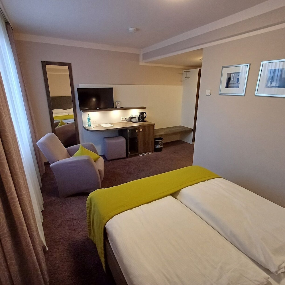 

Milano - Düren - TRIP INN PostHotel Düren