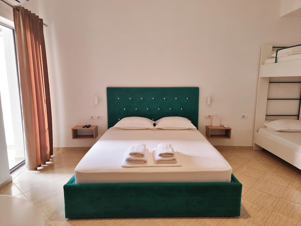

Napoli - Sarandë - Arte Apartments