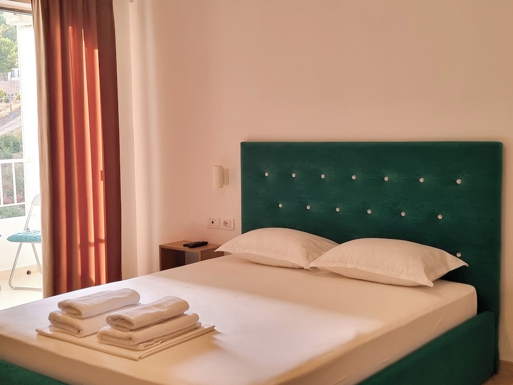 

Bologna - Sarandë - Arte Apartments