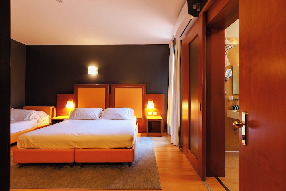 

Catania - Malpensa - Hotel Villa Delle Rose - Malpensa