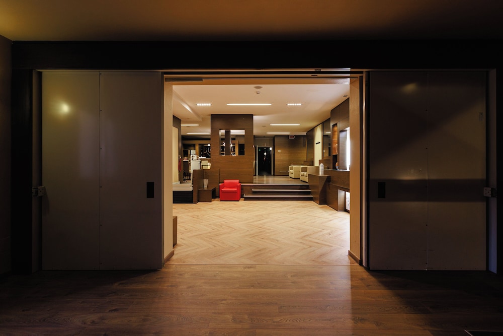 

Napoli - Oleggio - Hotel Villa Delle Rose - Malpensa
