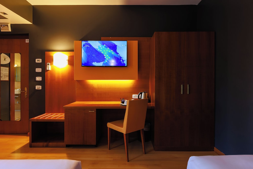 

Catania - Malpensa - Hotel Villa Delle Rose - Malpensa