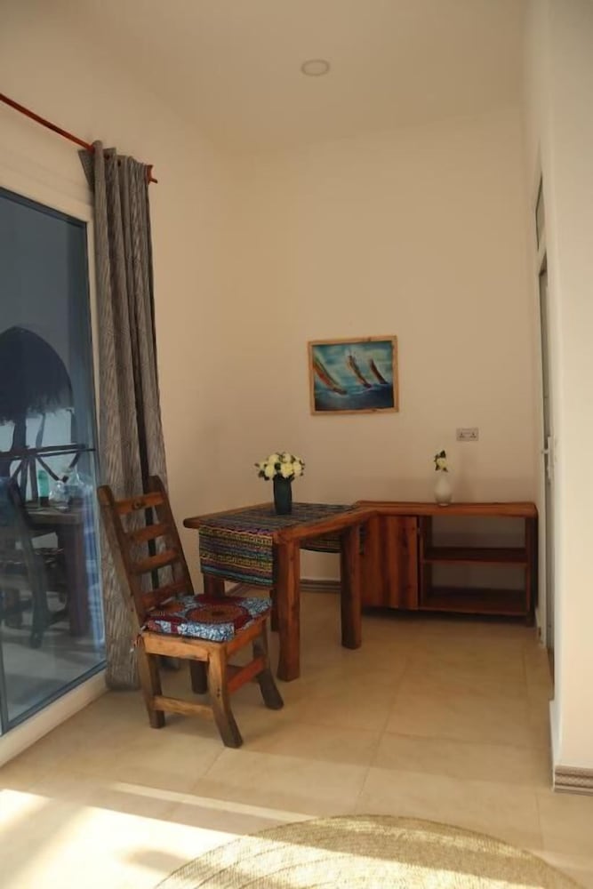 

Roma - Matemwe - Holiday Time Bungalows Zanzibar