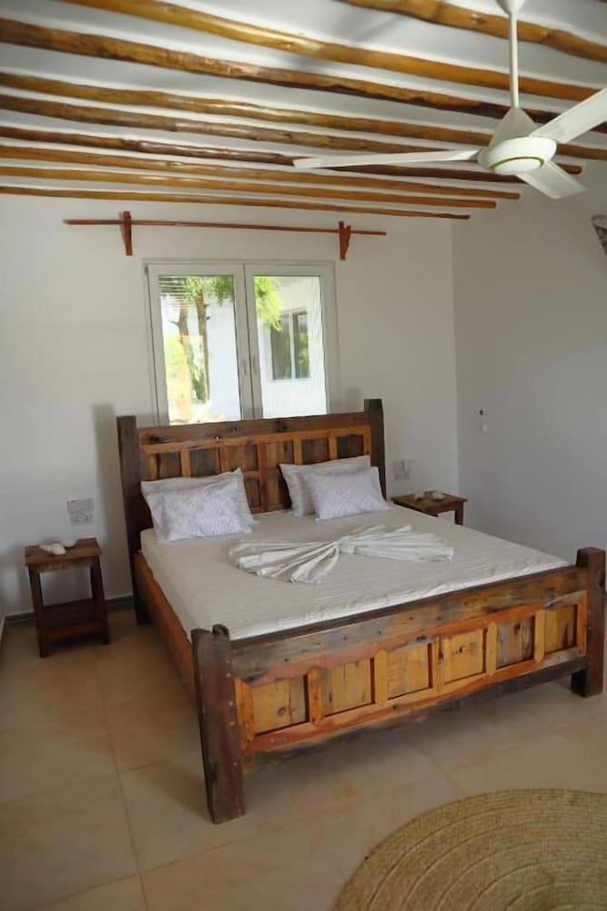 

Roma - Matemwe - Holiday Time Bungalows Zanzibar
