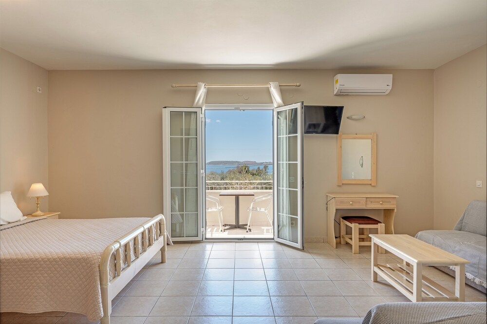 

Roma - Cefalonia, Isole Greche - Oskars Studios & Apartments