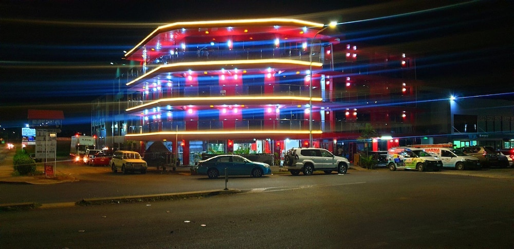 

Milano - Nadi - Transit hotel