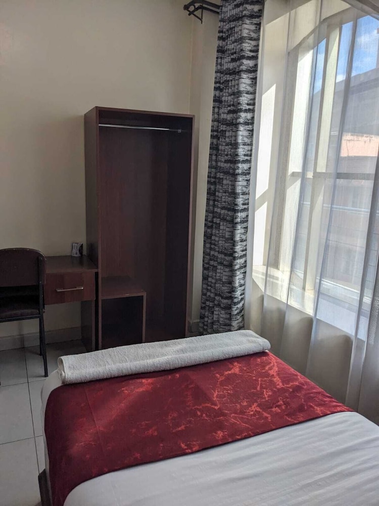 

Roma - Nairobi - Epitome Times Hotel