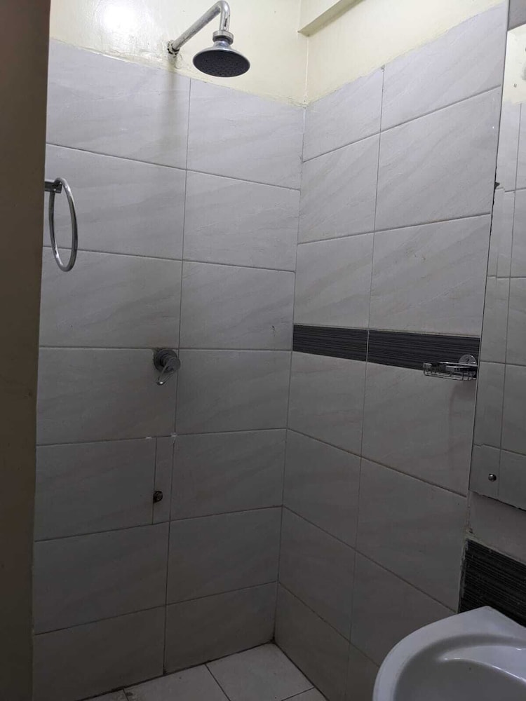 

Roma - Nairobi - Epitome Times Hotel
