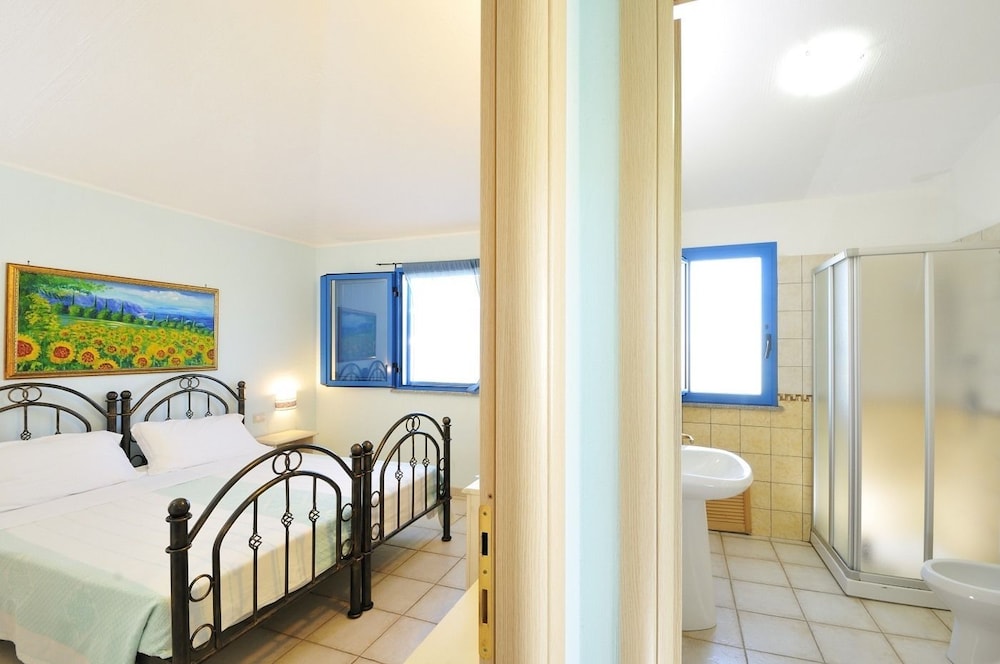 

Milano - Bari Sardo - Hotel Baia Cea