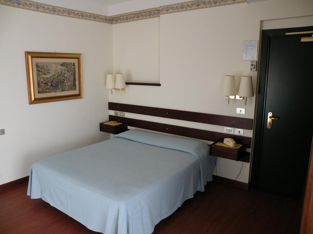 

Catania - Versilia e Costa Toscana, Mare Italia - Hotel Piccadilly