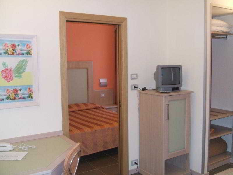 

Bari - Tirrenia - Hotel Mediterraneo