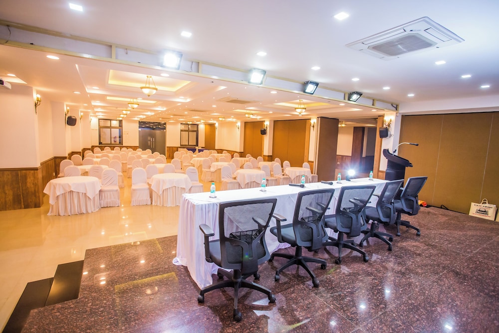 

Milano - Goa - Hotel Menino Executive