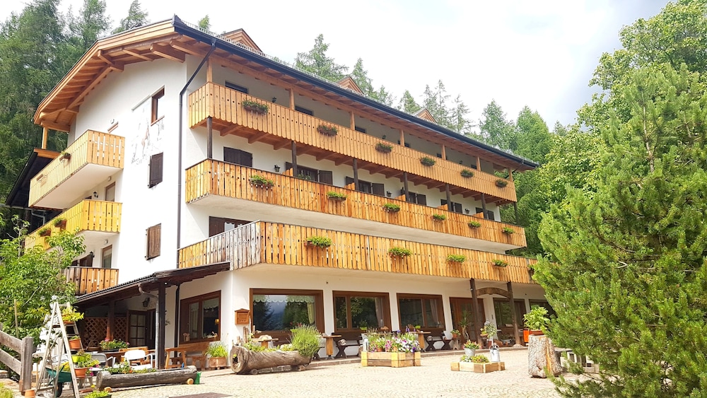 

Roma - Val di Fiemme, Montagna Italia - Hotel Ganzaie