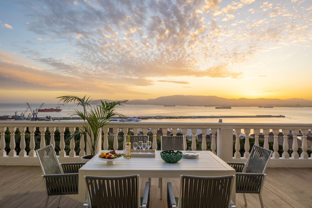 

Roma - Algeciras - The Rock Hotel
