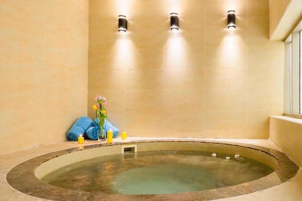 

Milano - Sharjah - CRYSTAL PLAZA AL MAJAZ HOTEL