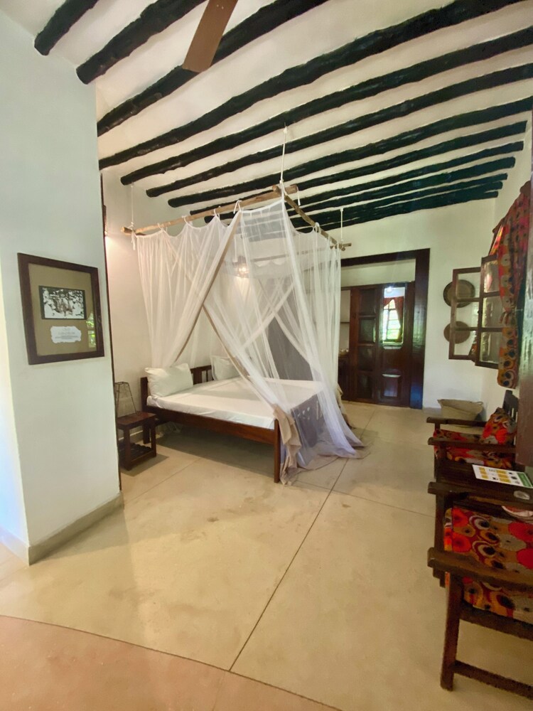

Catania - Mangapwani - Mangrove Lodge