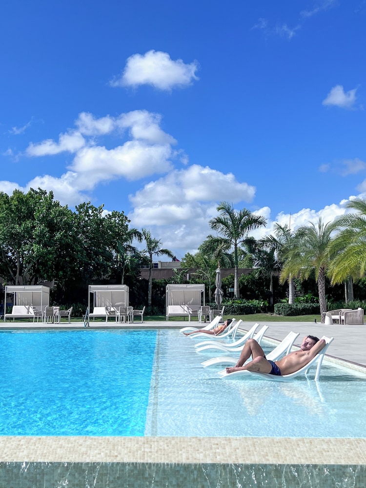 

Napoli - Punta Cana - AC Hotel by Marriott Punta Cana