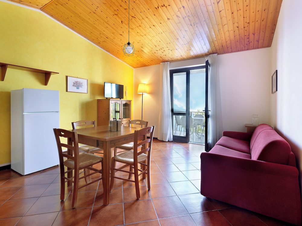 

Napoli - Gargnano - Hotel Residence Panorama La Forca, GTSGroup
