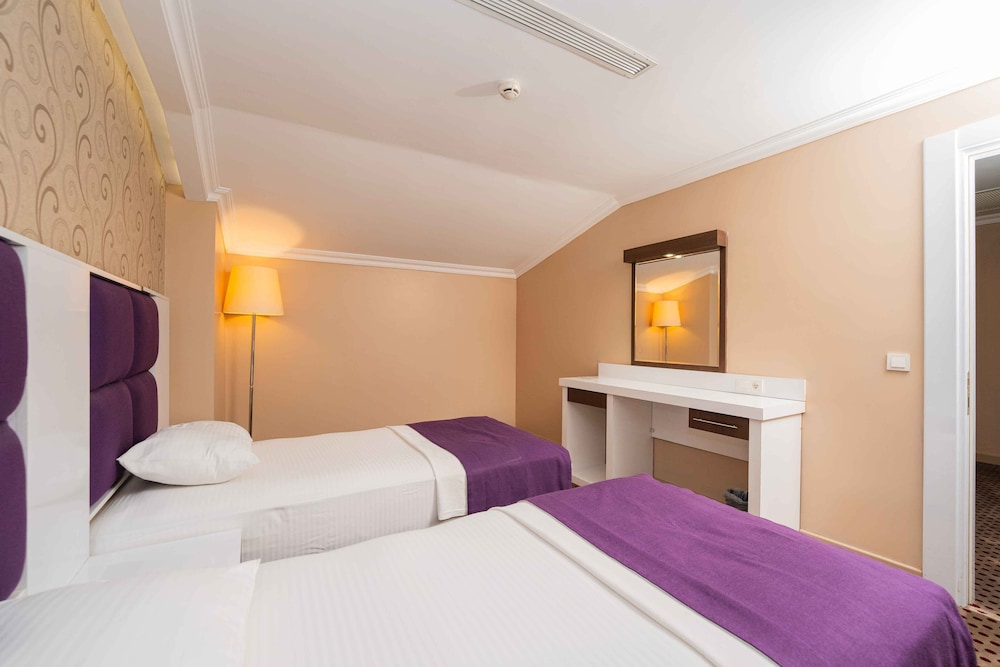 

Catania - Beylikduzu - Boris Hotel Beylikdüzü
