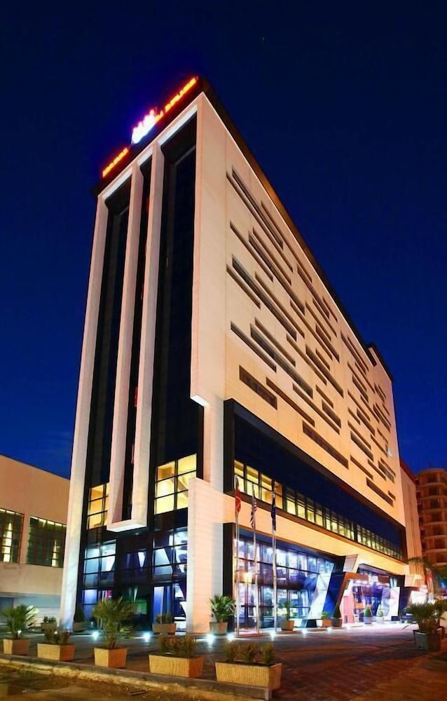 

Lamezia Terme - Valona - Hotel Partner