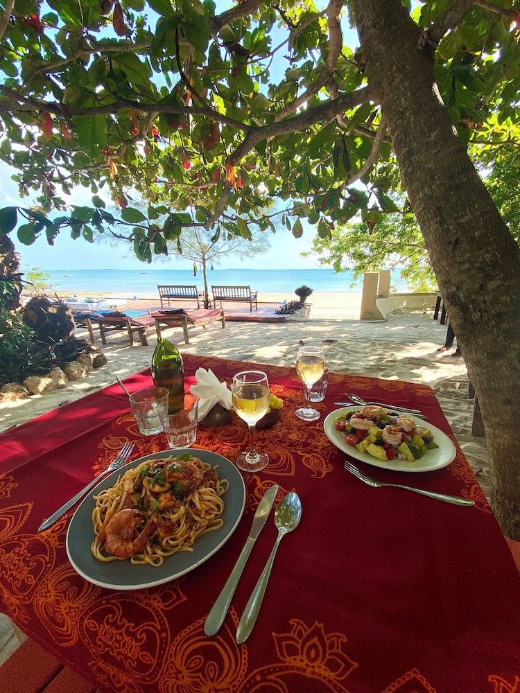 

Roma - Kama - Mangrove Lodge