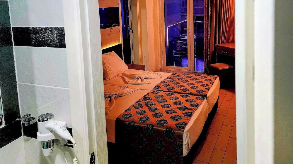 

Roma - Konaklı - Cleopatra City Hotel