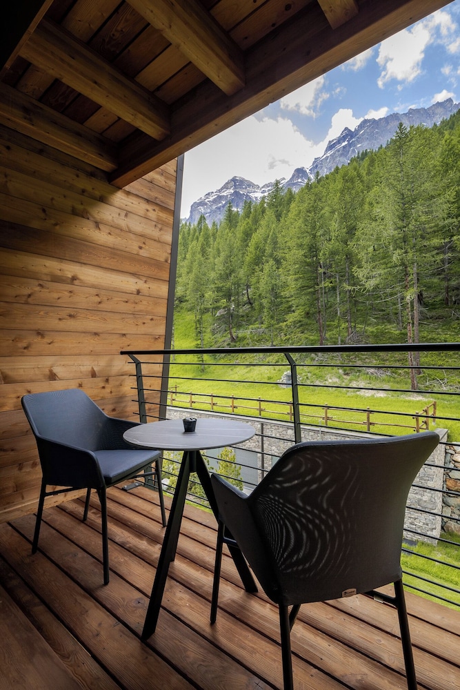 

Napoli - Cervinia - Cervino - VRetreats
