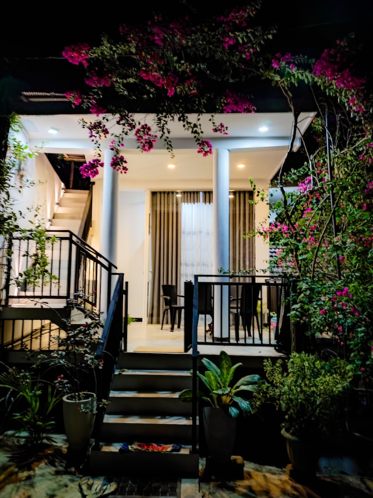 

Roma - Weligama - Flower shade villa