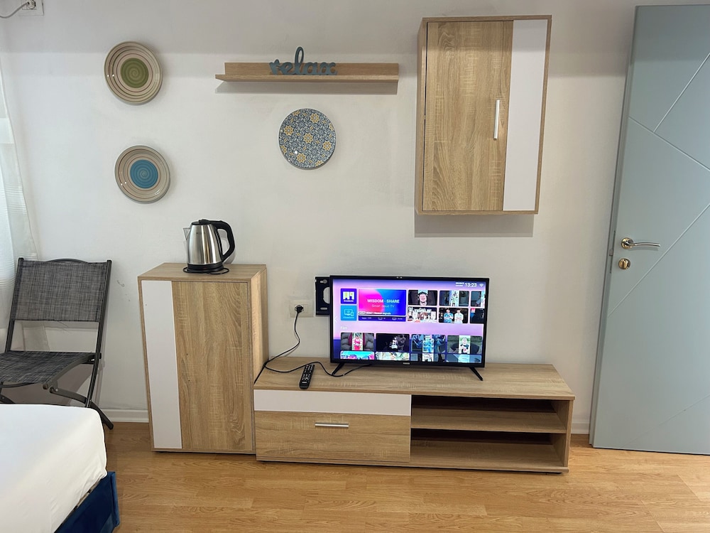 

Lamezia Terme - Tirana - Tirana Budget Retreat Hotel