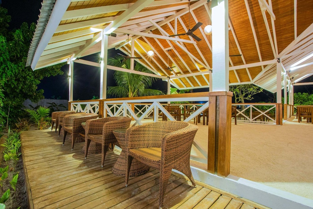 

Catania - Maafushi - Beach Hotel Guraidhoo