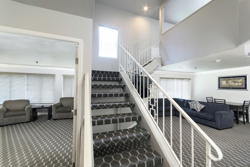

Roma - Las Vegas (NV) - Alexis Park All Suite Resort