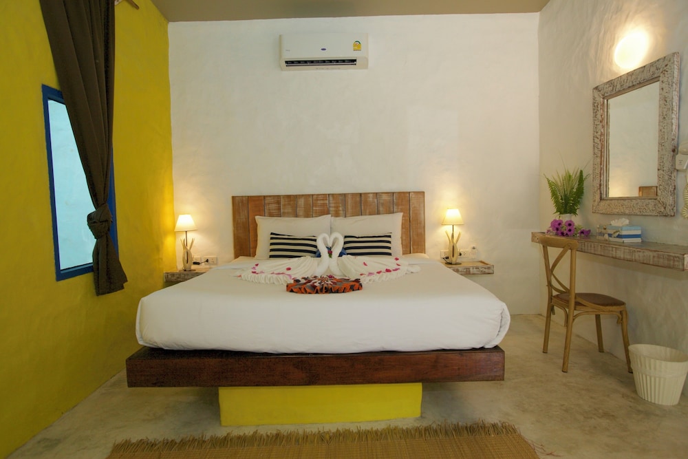 

Milano - Koh Phangan - Lime N Soda Beachfront Resort