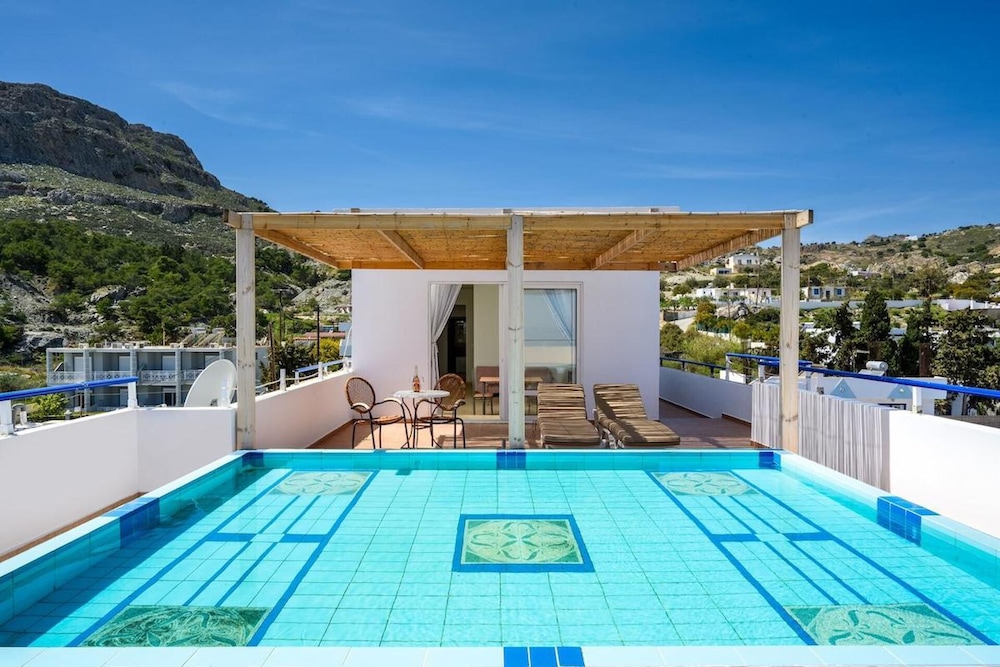 

Catania - Kolimbia - Stegna Sunrise Suite with private pool & sea view