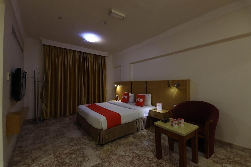 

Bologna - Muscat - Al Reef Hotel Suits