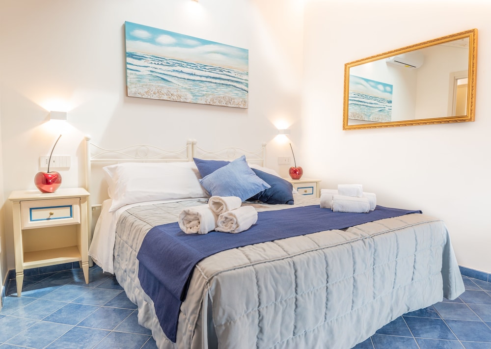 

Torino - Scala - Albergo Diffuso Bacco Furore