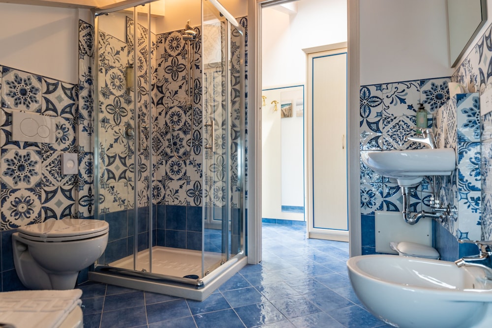 

Venezia - Scala - Albergo Diffuso Bacco Furore