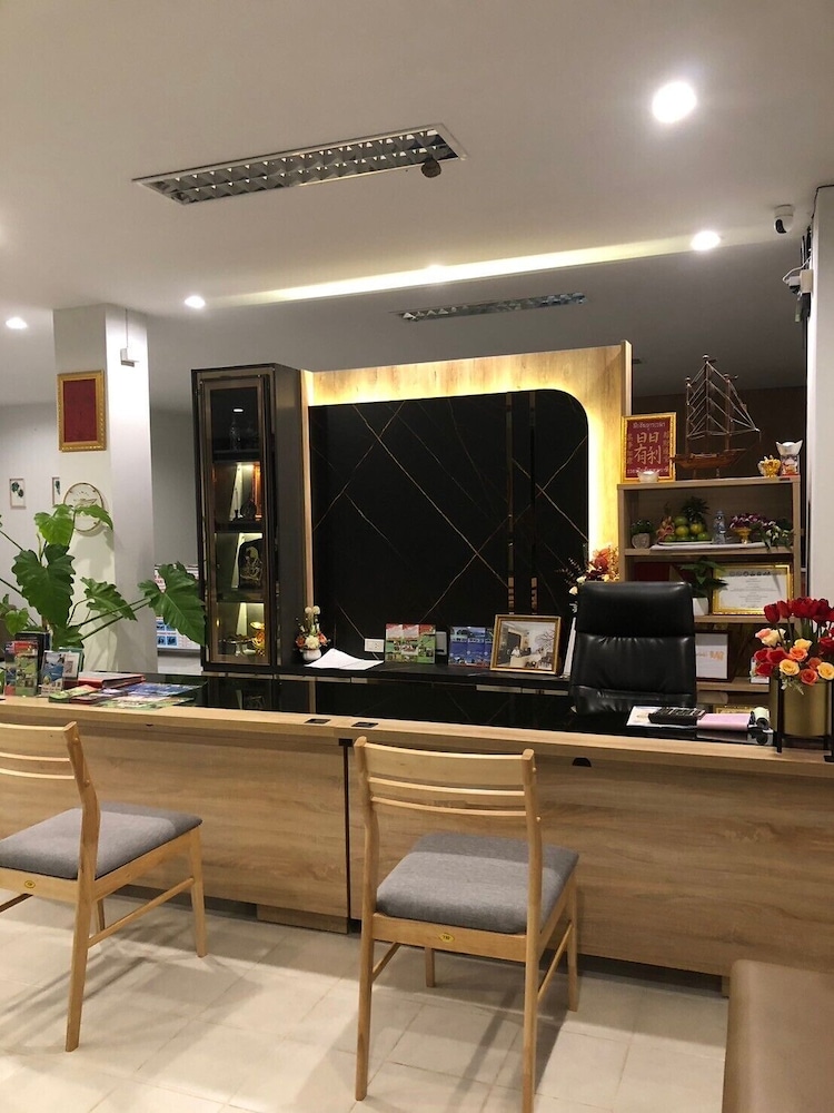 

Roma - Klong Muang Beach - Naka Guest House
