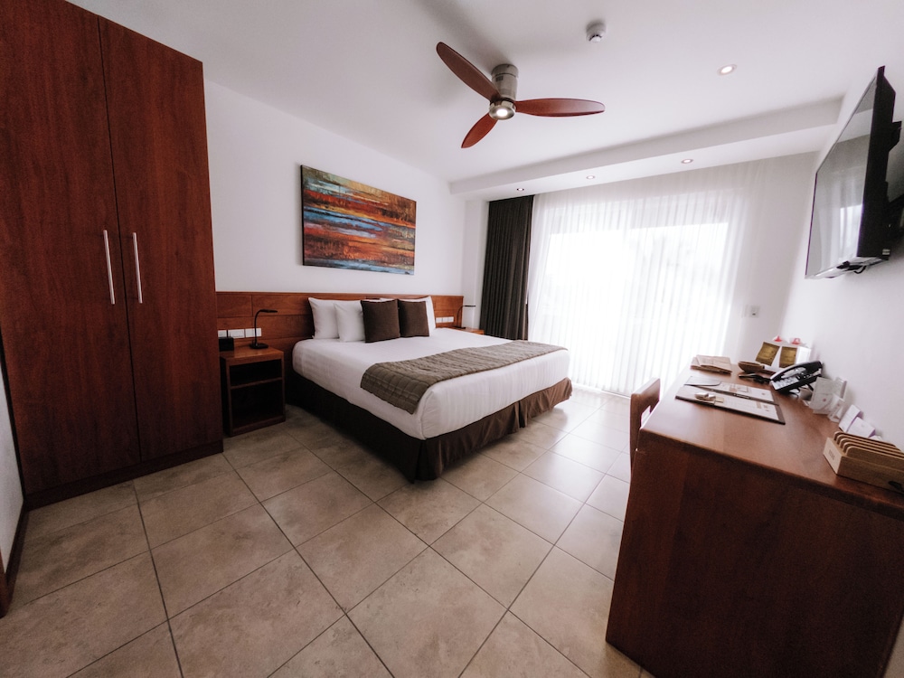 

Roma - Puerto Ayora - Hotel Cucuve