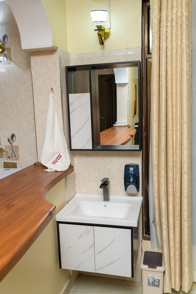 

Napoli - Marafiki - Dubai infinite luxury suites